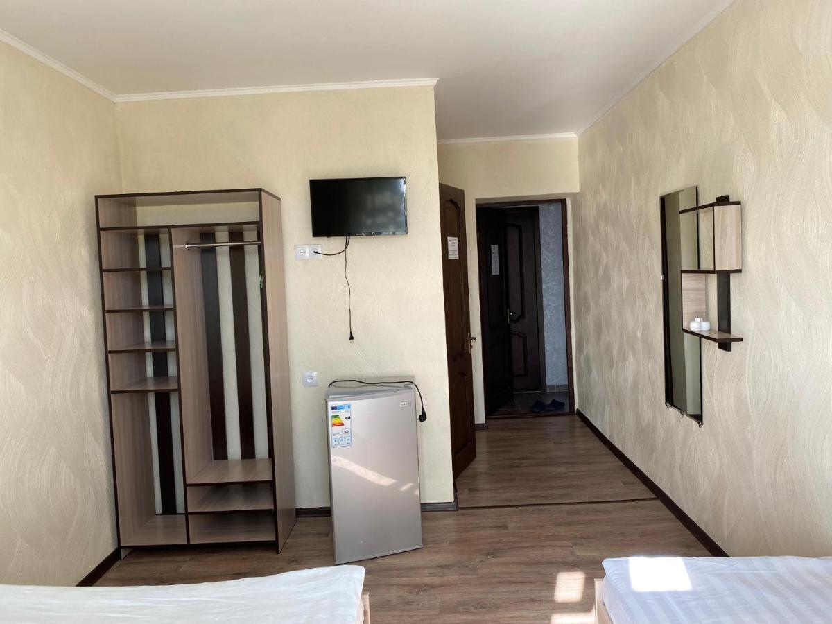 Eram Garden Hotel Bosteri Luaran gambar